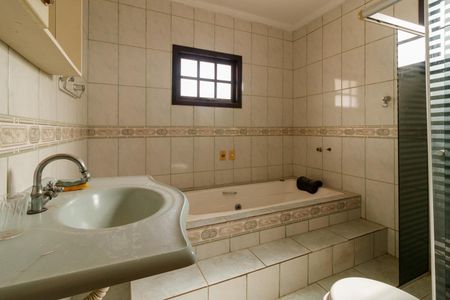 Casa para alugar com 120m², 4 quartos e 2 vagas Casa para alugar com 120m², 4 quartos e 2 vagasBanheiro da Suíte 4