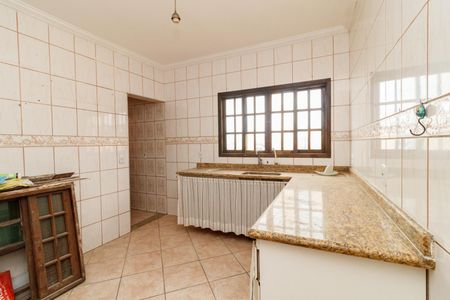 Casa para alugar com 120m², 4 quartos e 2 vagas Casa para alugar com 120m², 4 quartos e 2 vagasCozinha