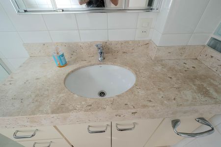 Banheiro de apartamento para alugar com 1 quarto, 45m² em Bela Vista, São Paulo