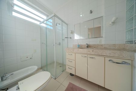 Banheiro de apartamento para alugar com 1 quarto, 45m² em Bela Vista, São Paulo