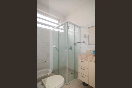 Banheiro social de kitnet/studio para alugar com 1 quarto, 45m² em Bela Vista, São Paulo