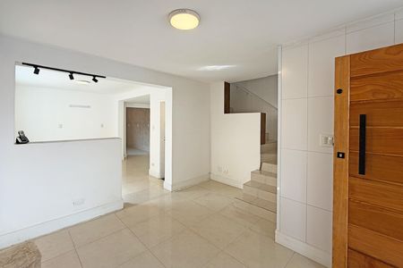 Sala 1 de casa para alugar com 3 quartos, 133m² em Vila Mathias, Santos