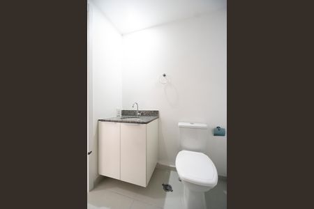Banheiro de kitnet/studio para alugar com 1 quarto, 26m² em Penha de França, São Paulo