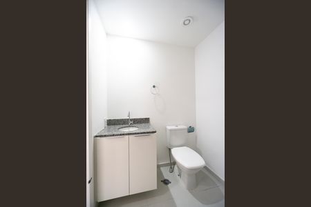 Banheiro de kitnet/studio para alugar com 1 quarto, 26m² em Penha de França, São Paulo