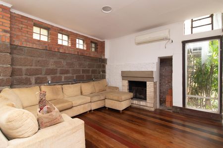 Casa para alugar com 6 quartos, 400m² em Teresópolis, Porto Alegre