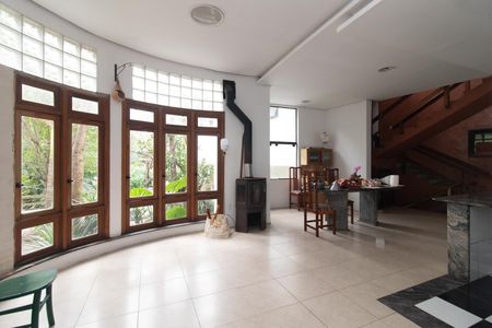Cozinha de casa para alugar com 6 quartos, 400m² em Teresópolis, Porto Alegre