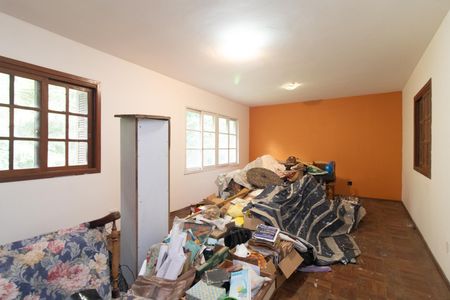Sala 2 de casa para alugar com 6 quartos, 400m² em Teresópolis, Porto Alegre