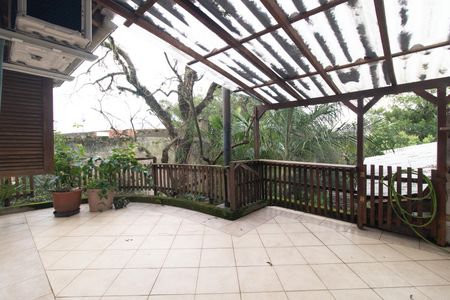 Varanda de casa para alugar com 6 quartos, 400m² em Teresópolis, Porto Alegre