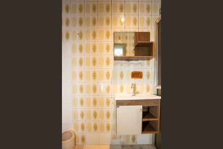 Banheiro de casa para alugar com 2 quartos, 65m² em Campanário, Diadema