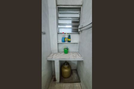 Área de Serviço de casa para alugar com 2 quartos, 140m² em Olaria, Rio de Janeiro