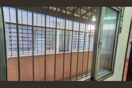 Sala de casa para alugar com 2 quartos, 140m² em Olaria, Rio de Janeiro