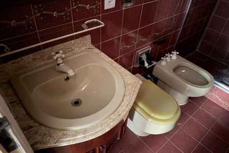 Banheiro do Suíte de apartamento para alugar com 2 quartos, 83m² em José Menino, Santos