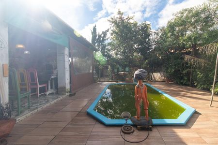 Quintal de casa à venda com 2 quartos, 500m² em Hípica, Porto Alegre