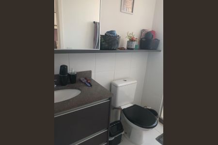 Banheiro quarto 2 de apartamento para alugar com 2 quartos, 65m² em Farrapos, Porto Alegre