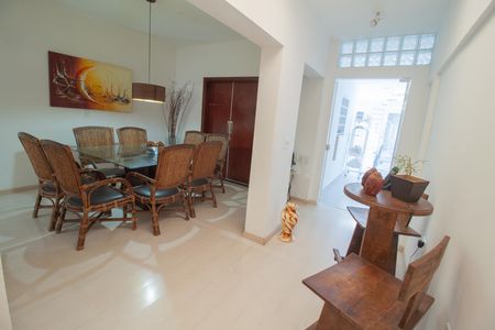 Casa para alugar com 4 quartos, 230m² em Vila Regente Feijó, São Paulo