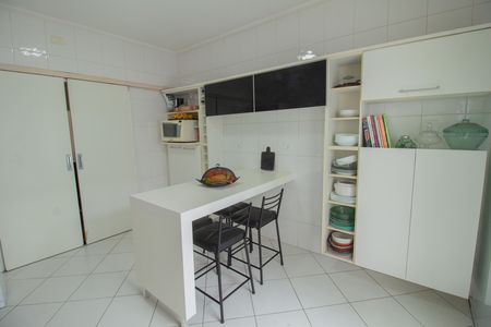 Casa para alugar com 4 quartos, 230m² em Vila Regente Feijó, São Paulo