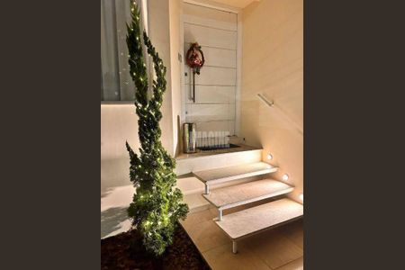 Casa à venda com 3 quartos, 120m² em Jardim Teresa, São Paulo
