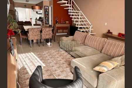 Casa à venda com 3 quartos, 120m² em Jardim Teresa, São Paulo