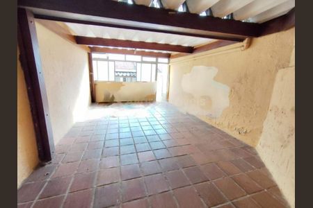 Casa à venda com 2 quartos, 130m² em Vila Bertioga, São Paulo