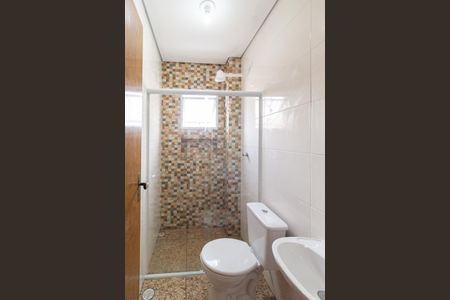 Banheiro de apartamento para alugar com 2 quartos, 45m² em Jardim Maria Beatriz, Carapicuíba