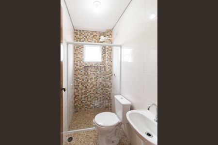 Banheiro de apartamento para alugar com 2 quartos, 45m² em Jardim Maria Beatriz, Carapicuíba