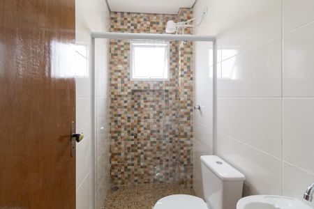 Banheiro de apartamento para alugar com 2 quartos, 45m² em Jardim Maria Beatriz, Carapicuíba