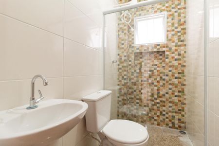 Banheiro de apartamento para alugar com 2 quartos, 45m² em Jardim Maria Beatriz, Carapicuíba