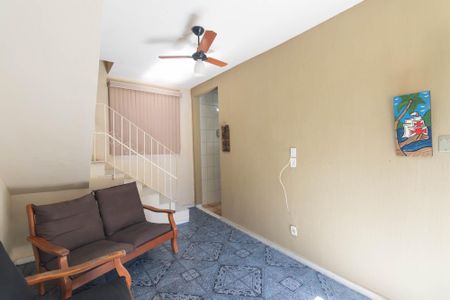 Sala de casa para alugar com 1 quarto, 50m² em Brasilândia, São Gonçalo