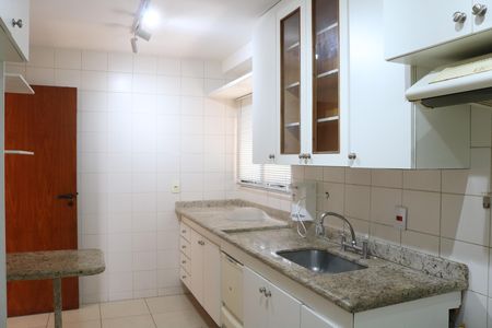 Cozinha de apartamento para alugar com 3 quartos, 126m² em Alto da Lapa, São Paulo