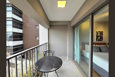 Varanda de kitnet/studio à venda com 1 quarto, 31m² em Indianópolis, São Paulo