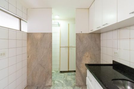 Cozinha de apartamento para alugar com 1 quarto, 44m² em Jardim Oriental, São Paulo