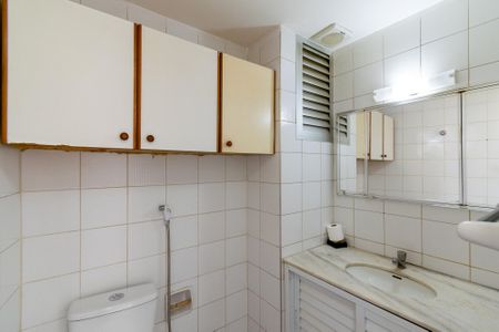 Apartamento para alugar com 44m², 1 quarto e 2 vagas Apartamento para alugar com 44m², 1 quarto e 2 vagasBanheiro