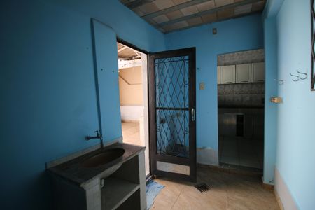 Casa para alugar com 76m², 2 quartos e 1 vagaVaranda fundos