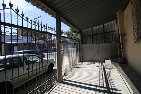 Garagem de casa para alugar com 2 quartos, 76m² em Penha, Rio de Janeiro