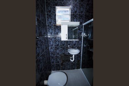 Banheiro de casa para alugar com 2 quartos, 76m² em Penha, Rio de Janeiro