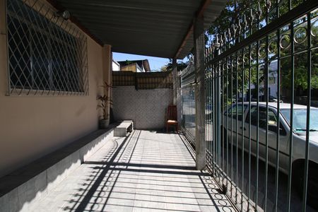 Garagem de casa para alugar com 2 quartos, 76m² em Penha, Rio de Janeiro