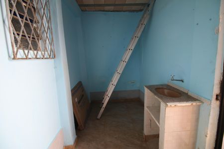Varanda fundos de casa para alugar com 2 quartos, 76m² em Penha, Rio de Janeiro
