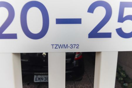 Placa TZWM-372 de casa à venda com 1 quarto, 175m² em Jardim das Carmelitas, São Paulo
