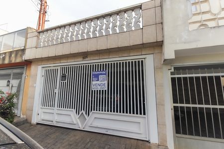 Fachada de casa à venda com 1 quarto, 175m² em Jardim das Carmelitas, São Paulo