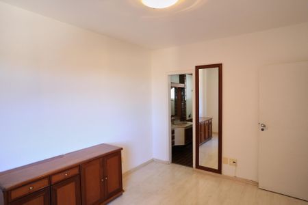 Suíte de apartamento para alugar com 2 quartos, 86m² em Funcionários, Belo Horizonte