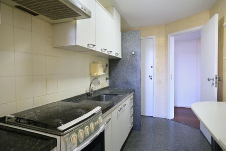 Cozinha de apartamento para alugar com 2 quartos, 86m² em Funcionários, Belo Horizonte