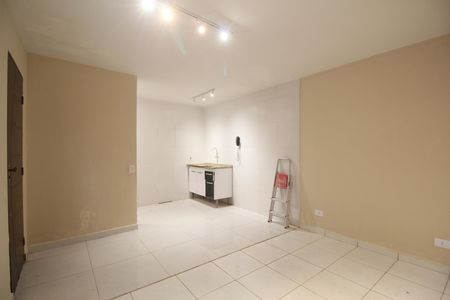 Sala de casa para alugar com 2 quartos, 46m² em Parque Assuncao, Taboão da Serra