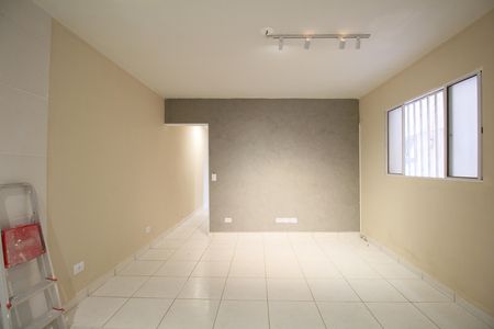 Sala de casa para alugar com 2 quartos, 46m² em Parque Assuncao, Taboão da Serra