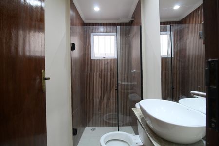 Banheiro de casa para alugar com 2 quartos, 46m² em Parque Assuncao, Taboão da Serra
