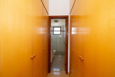 CLOSET QUARTO3 de apartamento para alugar com 3 quartos, 98m² em Serra, Belo Horizonte
