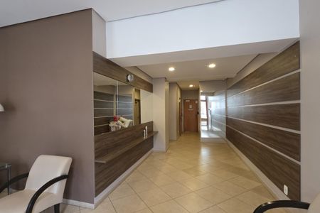 Hall Social de apartamento à venda com 3 quartos, 83m² em São Sebastião, Porto Alegre