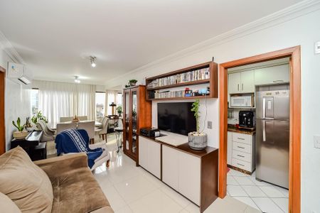 Sala de apartamento à venda com 3 quartos, 83m² em São Sebastião, Porto Alegre