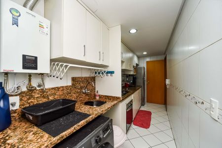 Cozinha e Área de Serviço de apartamento à venda com 3 quartos, 83m² em São Sebastião, Porto Alegre