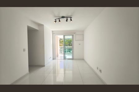 Apartamento para alugar com 75m², 3 quartos e 1 vaga Apartamento para alugar com 75m², 3 quartos e 1 vagaSala