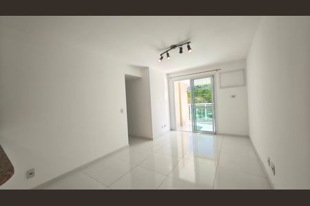 Apartamento para alugar com 75m², 3 quartos e 1 vaga Apartamento para alugar com 75m², 3 quartos e 1 vagaSala